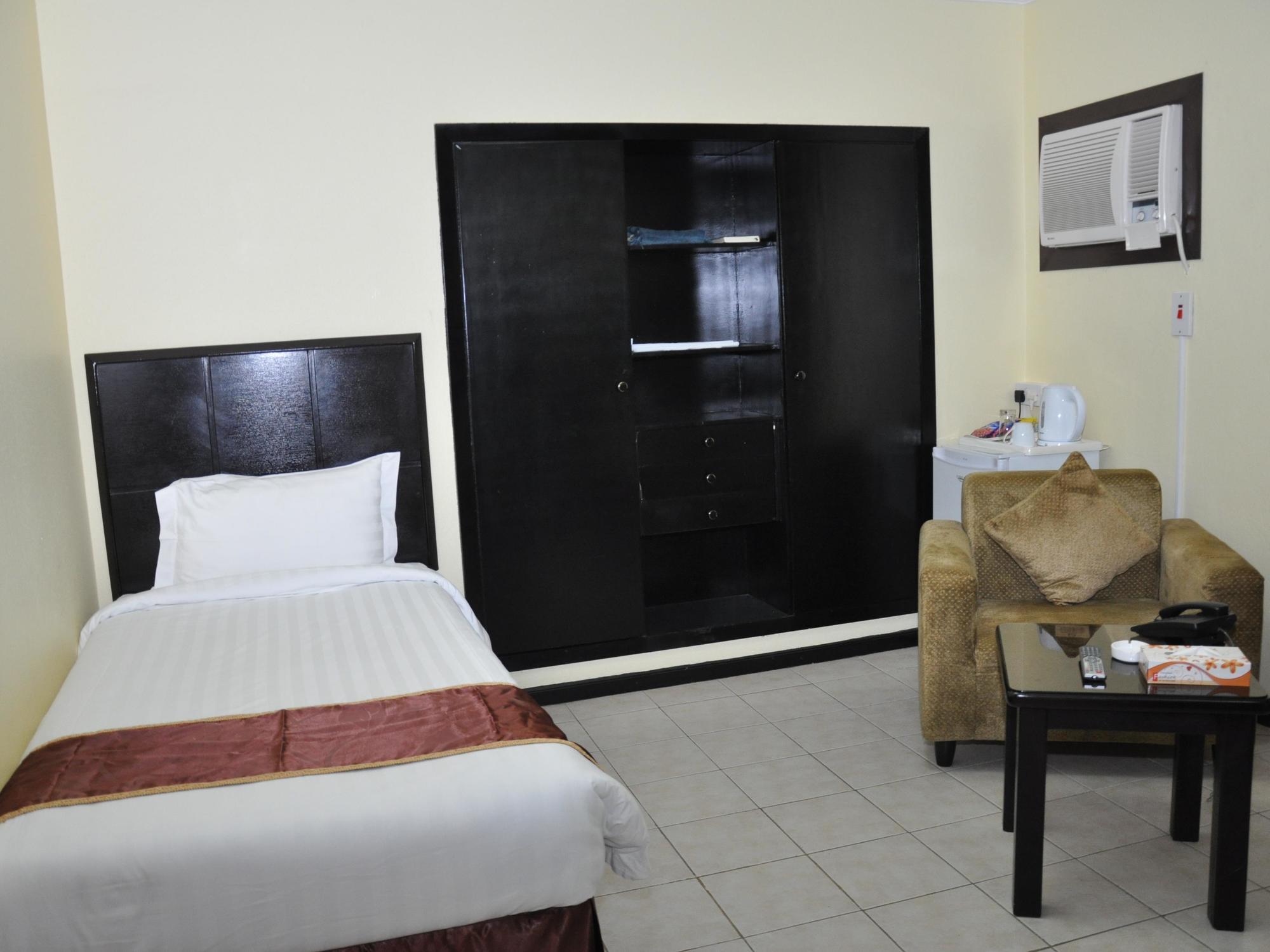 Oyo 411 Moon Hotel Dammam Ngoại thất bức ảnh