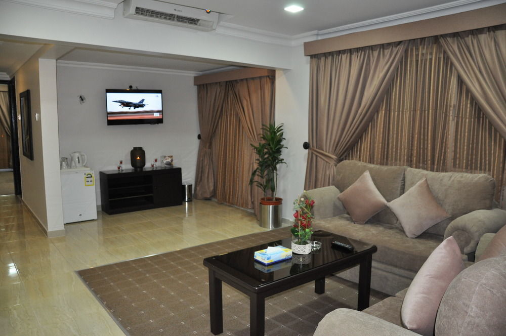 Oyo 411 Moon Hotel Dammam Ngoại thất bức ảnh